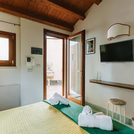 Dimora Archimedea Bed & Breakfast Syracuse Exterior photo